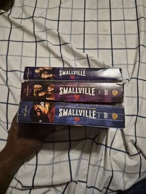 Warner Bros. Smallville DVD Set - Blue & Purple. Season 2-3-6